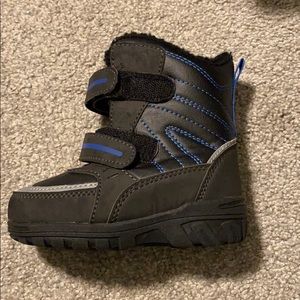 Boys totes snow boots